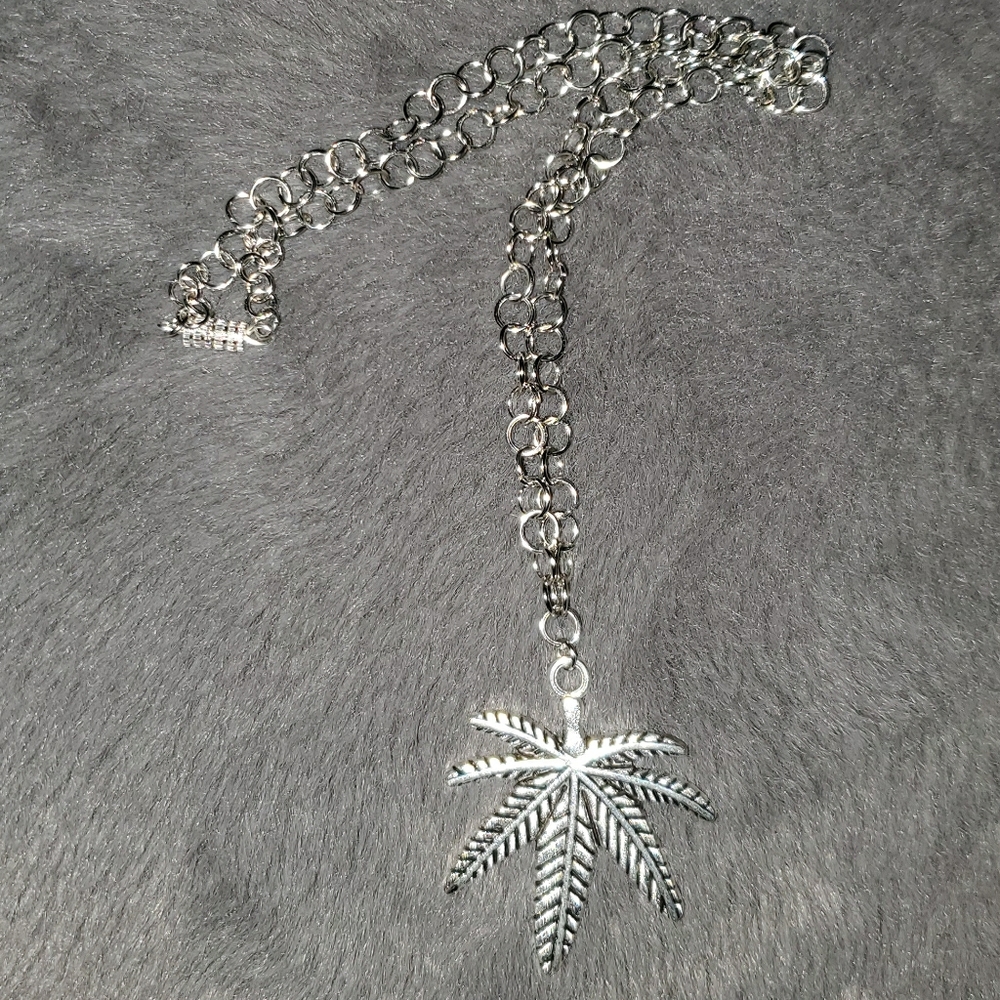 PotLeaf Necklace!